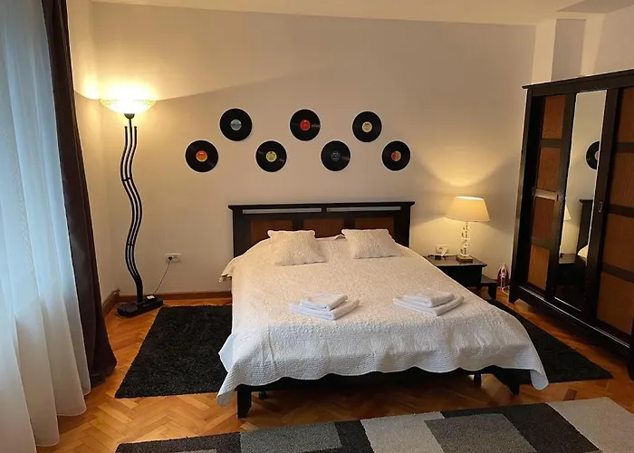 Crisan 40 Casa Muntean 100Mp 3Camere 3Paturi 1 Canapea 2 Dormitoare Parcare