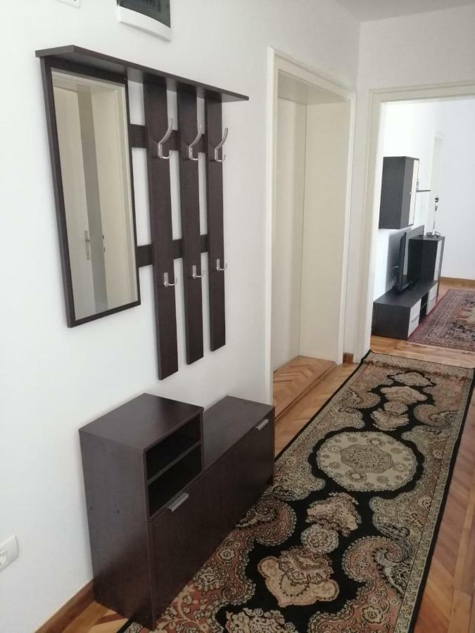 Crisan 40 Casa Muntean 100mp 3camere 3paturi 1 Canapea 2 Dormitoare Parcare